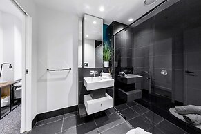 A Lovely Apt Right Next to Southern Cross Station