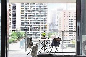 A Spacious 2BR Apt, Walk to Southern Cross Station