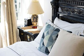 A Stylish Apt for 6 Right Next to Darling Harbour