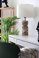 A Lux 2BR Apt Next to Melbourne Uni, Free Parking