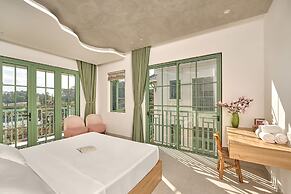 Luxury 4 bedroom Solar Villa