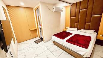 Hotel Apple Stay - near Main Temple