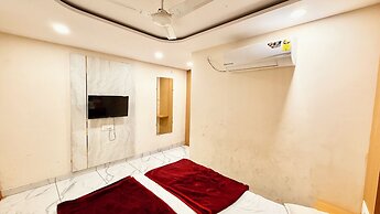 Hotel Apple Stay - near Main Temple