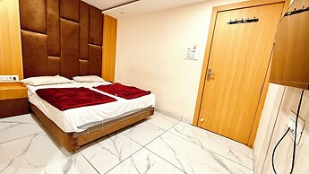 Hotel Apple Stay - near Main Temple
