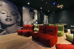 Student Only Picturehouse Apartments