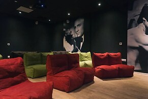 Student Only Picturehouse Apartments