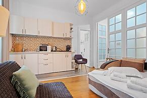 Central Golden Residences - in Old Town