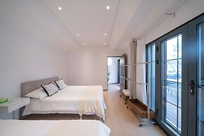 Book and Bed - Xujiahui