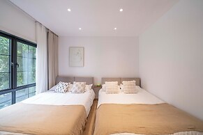 Book and Bed - Xujiahui