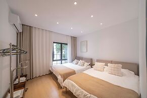 Book and Bed - Xujiahui