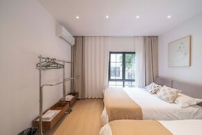 Book and Bed - Xujiahui