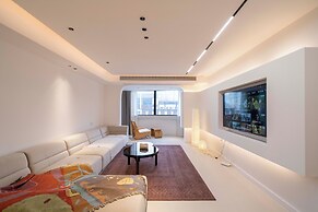 Book and Bed - Xujiahui