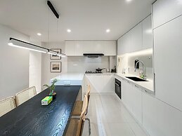 Book and Bed - Xujiahui