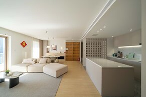 Book and Bed - Lujiazui