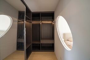 Book and Bed - Lujiazui