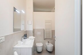 Quinto Modern Flat by Wonderful Italy