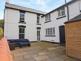 Preesgweene Farmhouse