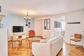 Superb Apartment Center of Paris
