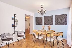 Superb Apartment Center of Paris