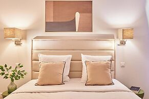 Superb Apartment Center of Paris
