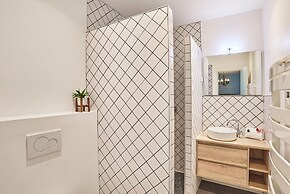 Superb Apartment Center of Paris