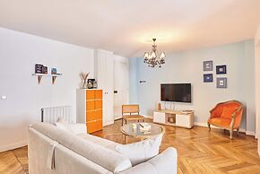 Superb Apartment Center of Paris