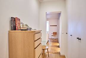 Superb Apartment Center of Paris