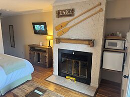 LakeFront Lodge
