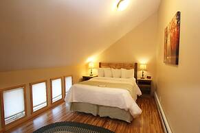LakeFront Lodge