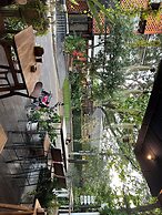 Nookhouse Cafe