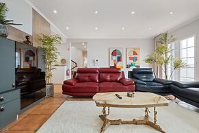 Villa Eastern Edge by Homie
