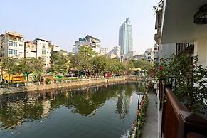Hacomono Truc Bach Lake
