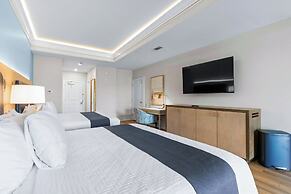 Harbor Suites at Harborwalk Village