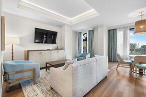 Harbor Suites at Harborwalk Village