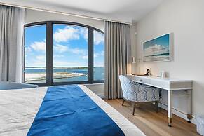 Harbor Suites at Harborwalk Village