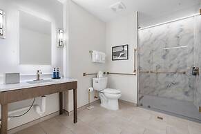 Harbor Suites at Harborwalk Village