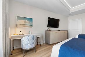 Harbor Suites at Harborwalk Village