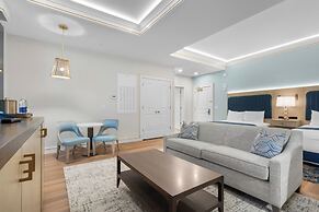 Harbor Suites at Harborwalk Village
