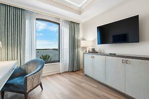 Harbor Suites at Harborwalk Village