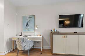 Harbor Suites at Harborwalk Village
