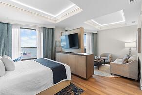 Harbor Suites at Harborwalk Village
