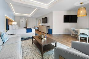 Harbor Suites at Harborwalk Village