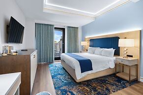Harbor Suites at Harborwalk Village