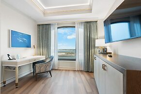 Harbor Suites at Harborwalk Village