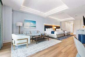 Harbor Suites at Harborwalk Village