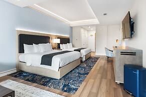 Harbor Suites at Harborwalk Village