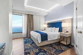 Harbor Suites at Harborwalk Village