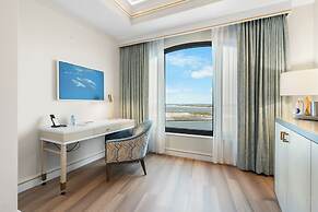Harbor Suites at Harborwalk Village