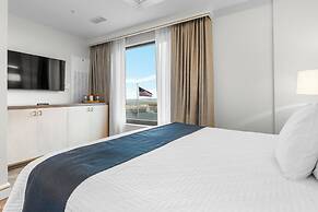 Harbor Suites at Harborwalk Village