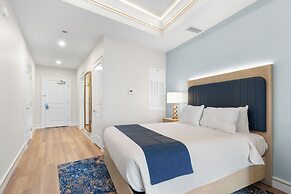 Harbor Suites at Harborwalk Village